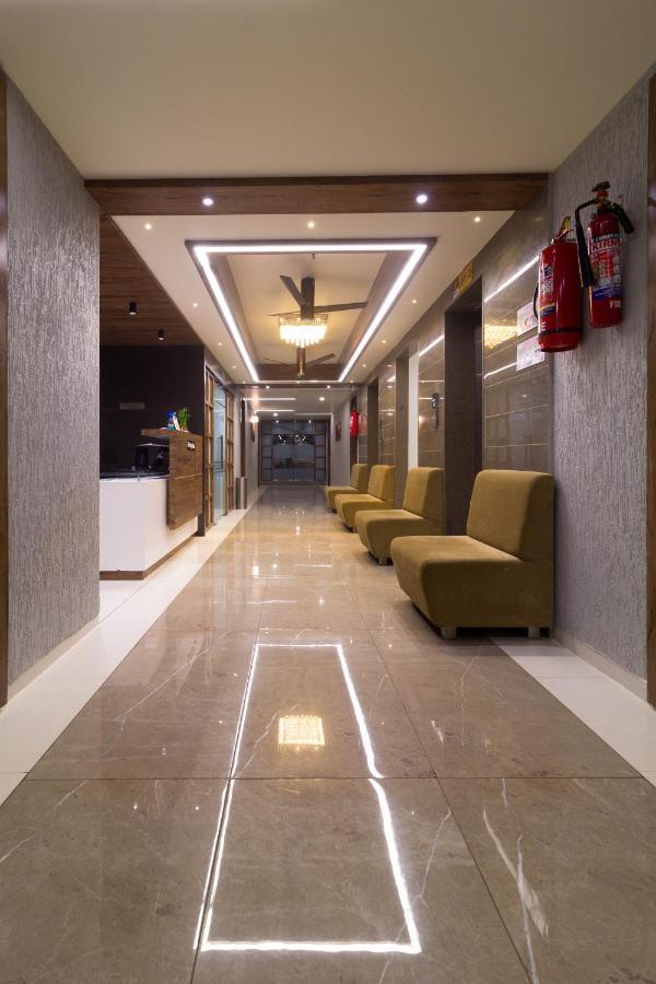 Hotel Green City Γκαντχιναγκάρ Εξωτερικό φωτογραφία